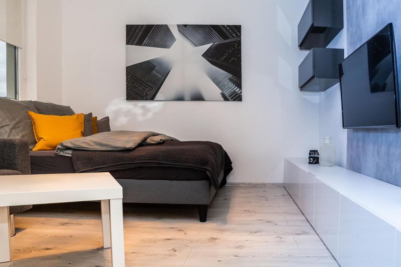 Apartment,private Parking, Balcony, Smart Check In